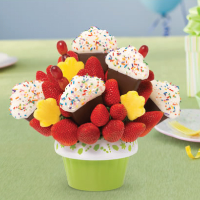 Berry Confetti Cupcake<br>بيري كونفيتي كب كيك | Edible Arrangements®