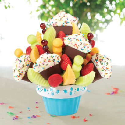 Confetti Fruit Cupcakeكونفيتي فروت كب كيك