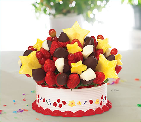 Dipped Birthday Bouquet<br>بيرتيدي بوكيه مع الفراولة والموز مغموسة | Edible Arrangements®